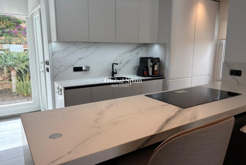 Odsprzedaż - WILLA  -
ALGORFA - Inland