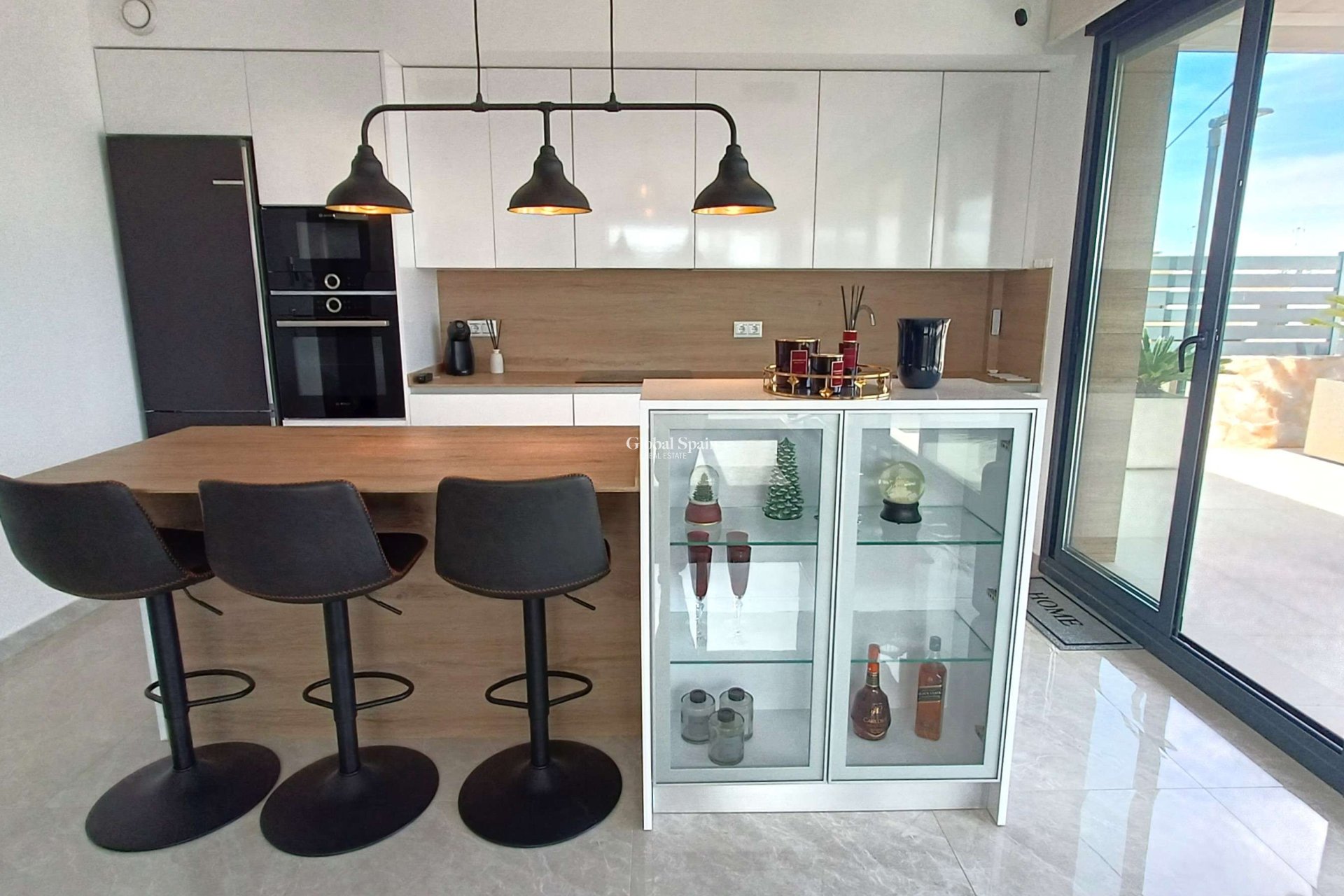 Odsprzedaż - WILLA  -
ALGORFA - Inland