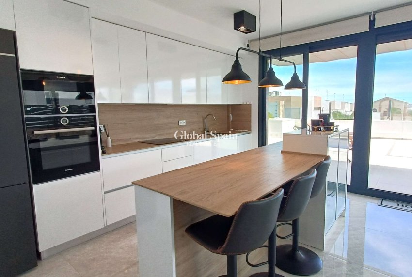 Odsprzedaż - WILLA  -
ALGORFA - Inland