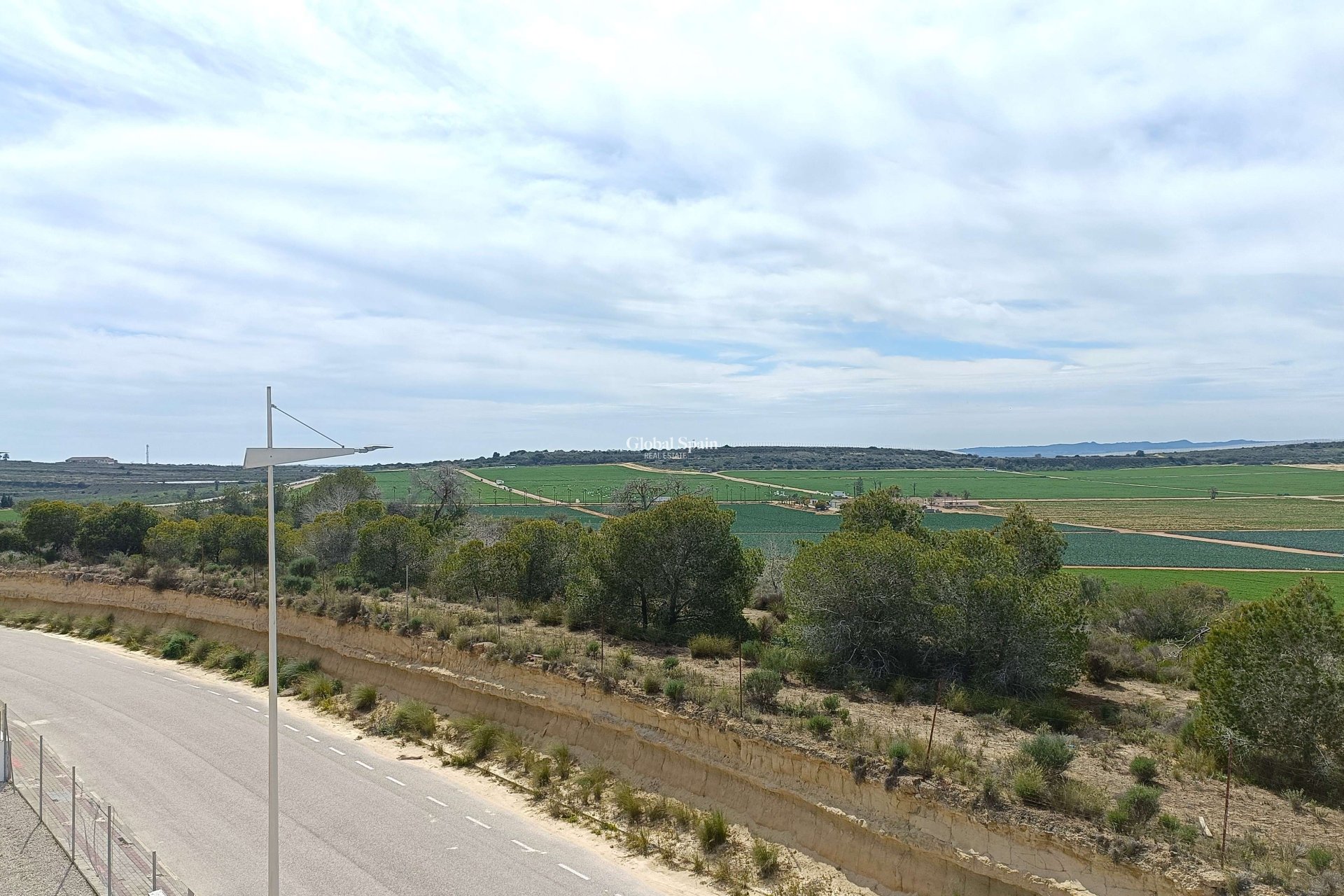 Odsprzedaż - WILLA  -
ALGORFA - Inland