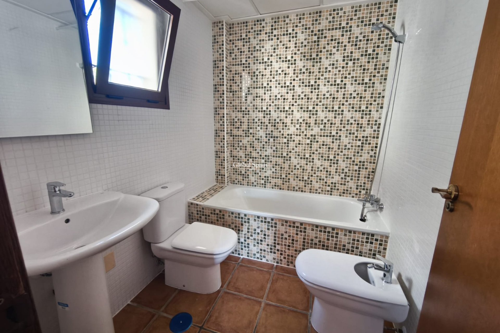 Odsprzedaż - WILLA  -
ALGORFA - Inland