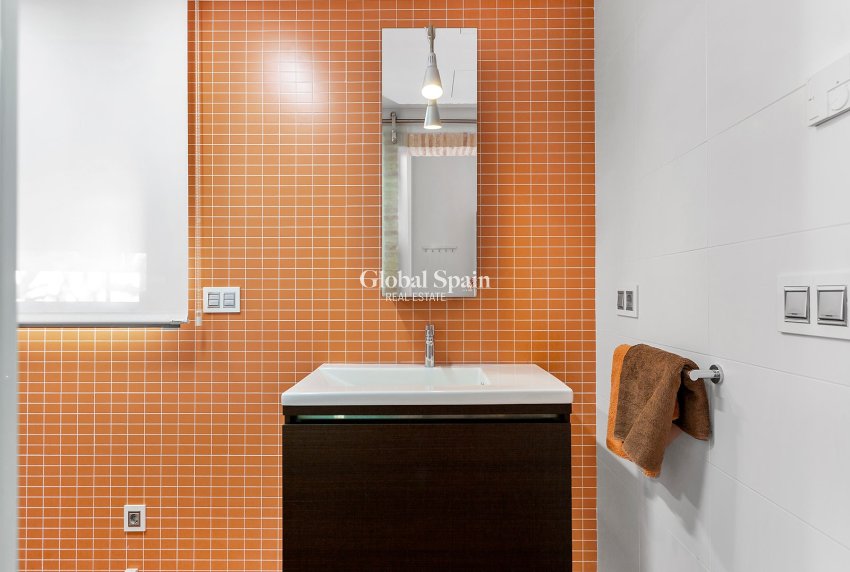 Odsprzedaż - Willa -
ALGORFA - La Finca Golf