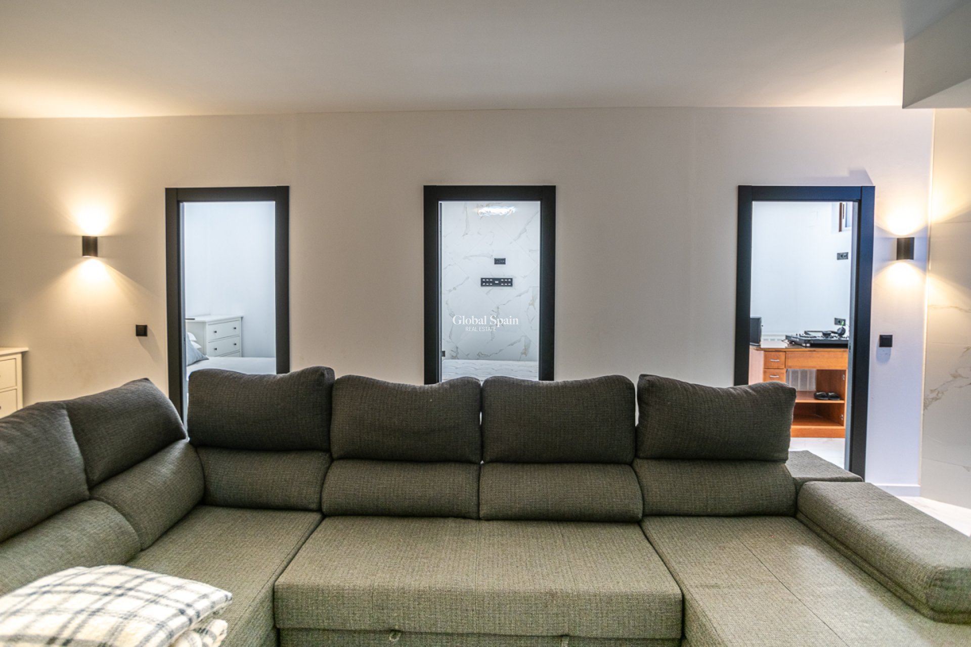 Odsprzedaż - WILLA  -
ALGORFA - Lo Crispin