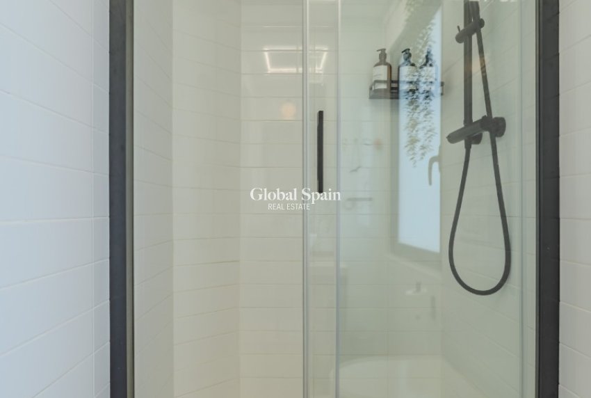 Odsprzedaż - WILLA  -
ALICANTE - Cabo de las Huertas