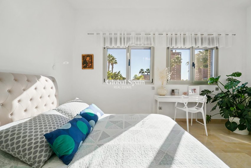 Odsprzedaż - WILLA  -
ALICANTE - CAMPOAMOR