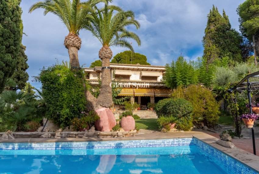 Odsprzedaż - WILLA  -
ALICANTE - Costa Blanca