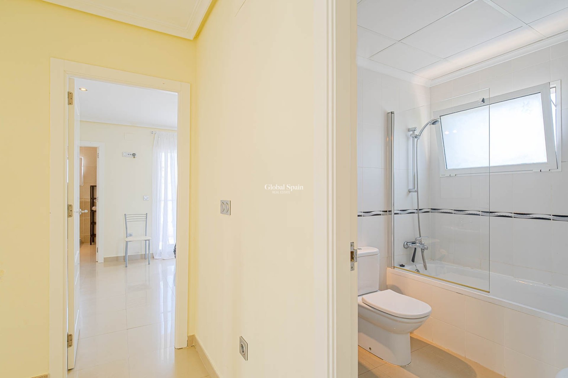 Odsprzedaż - WILLA  -
ALICANTE - El Campello