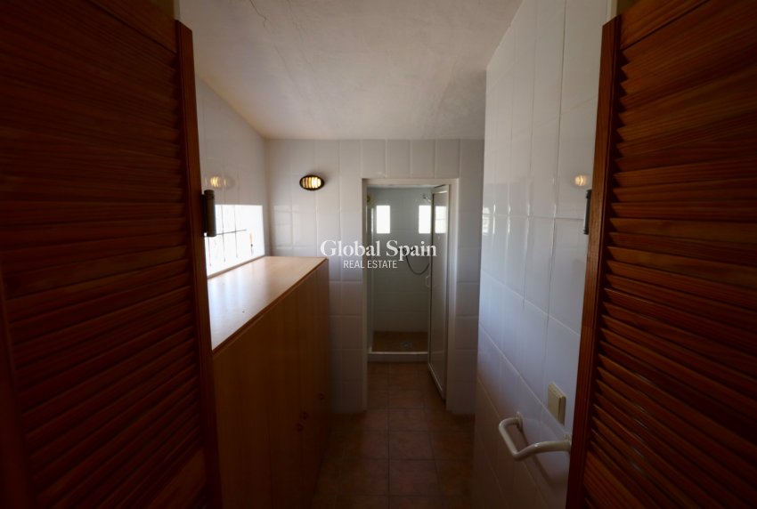 Odsprzedaż - Willa -
ALICANTE - 