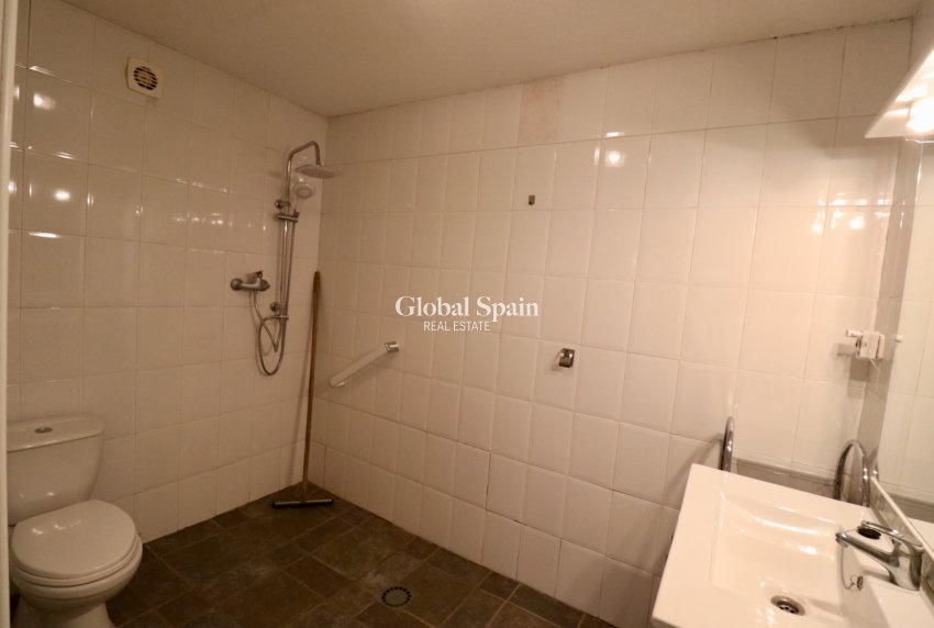 Odsprzedaż - Willa -
ALICANTE - 