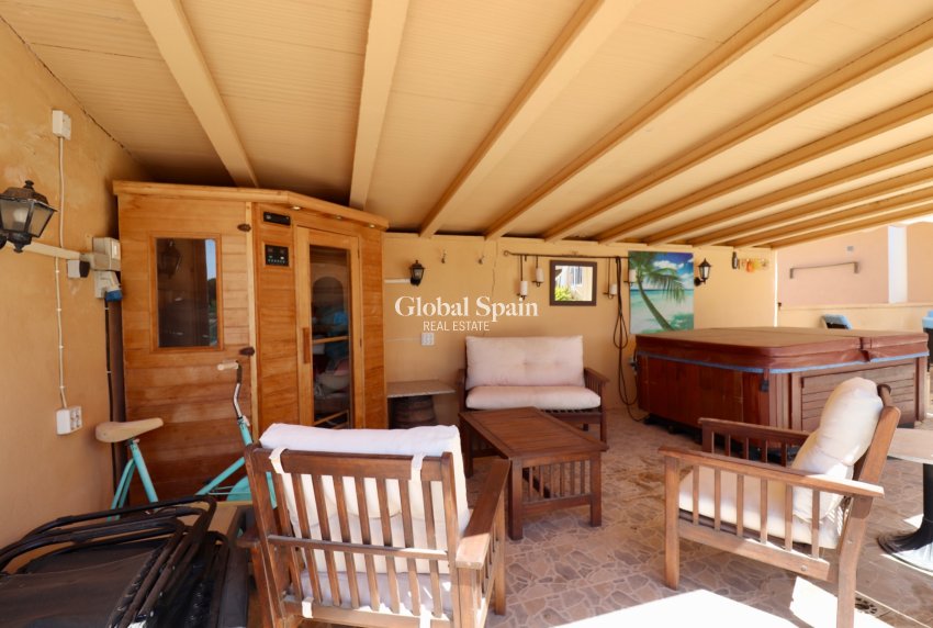 Odsprzedaż - Willa -
ALICANTE - 