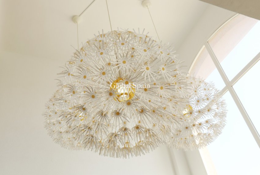 Odsprzedaż - WILLA  -
ALTEA - Costa Blanca