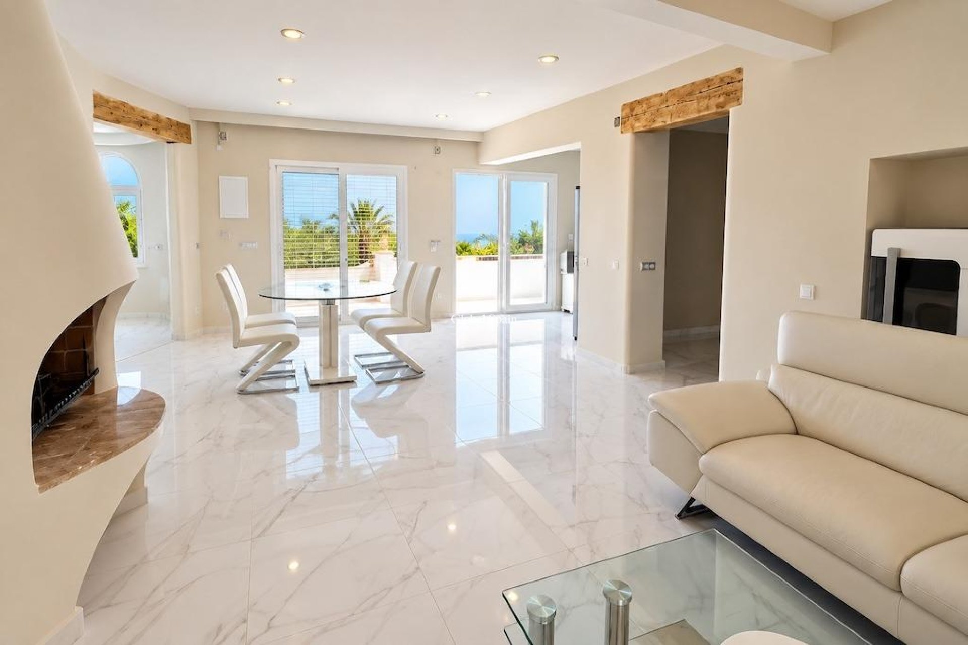 Odsprzedaż - WILLA  -
ALTEA - Costa Blanca