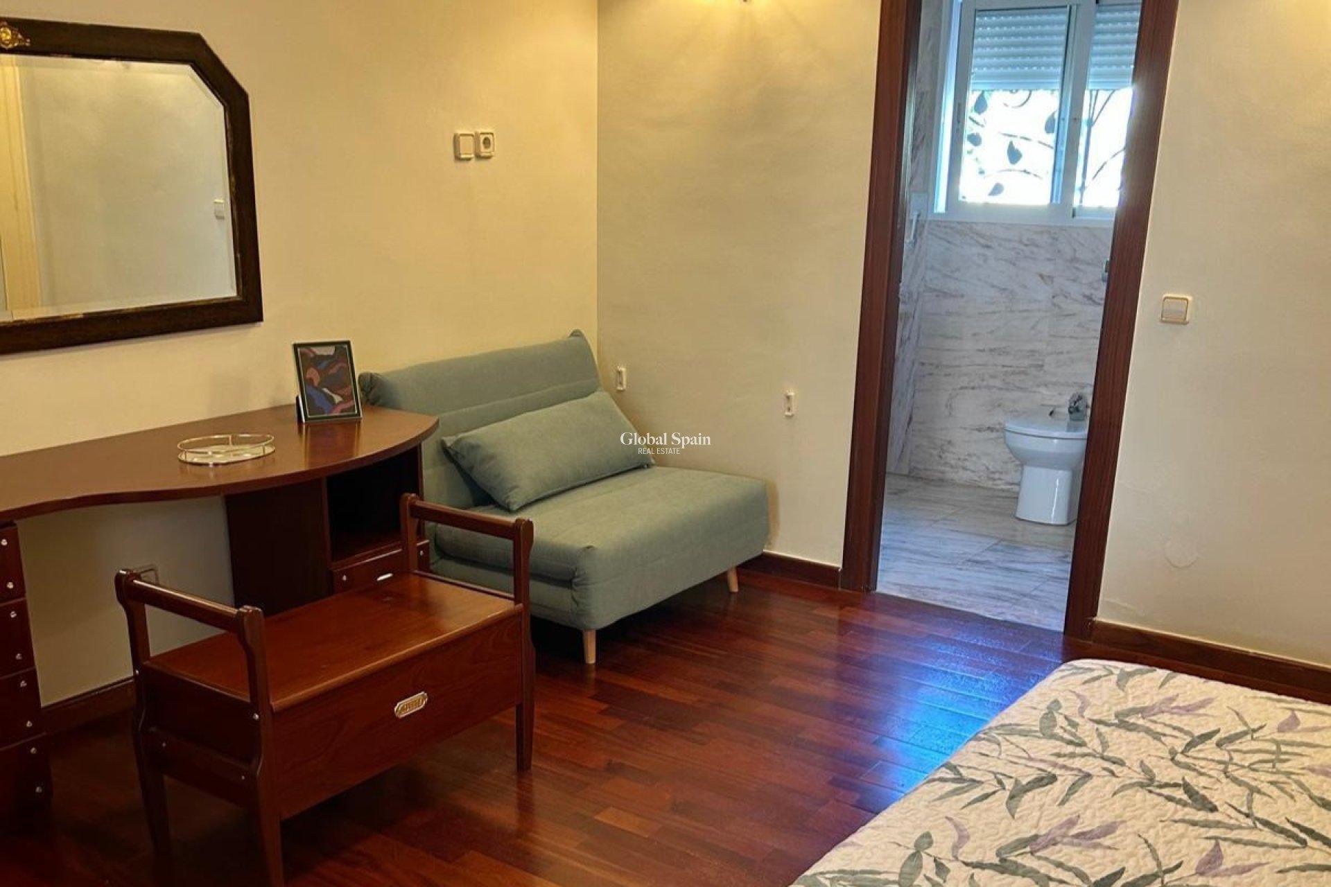 Odsprzedaż - WILLA  -
BENIDORM - Levante