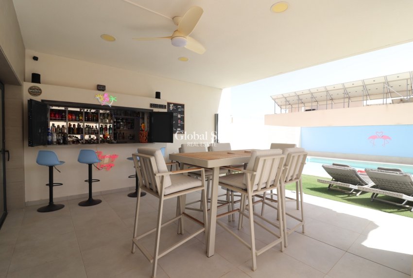 Odsprzedaż - WILLA  -
Benijofar - Benijofar - Village