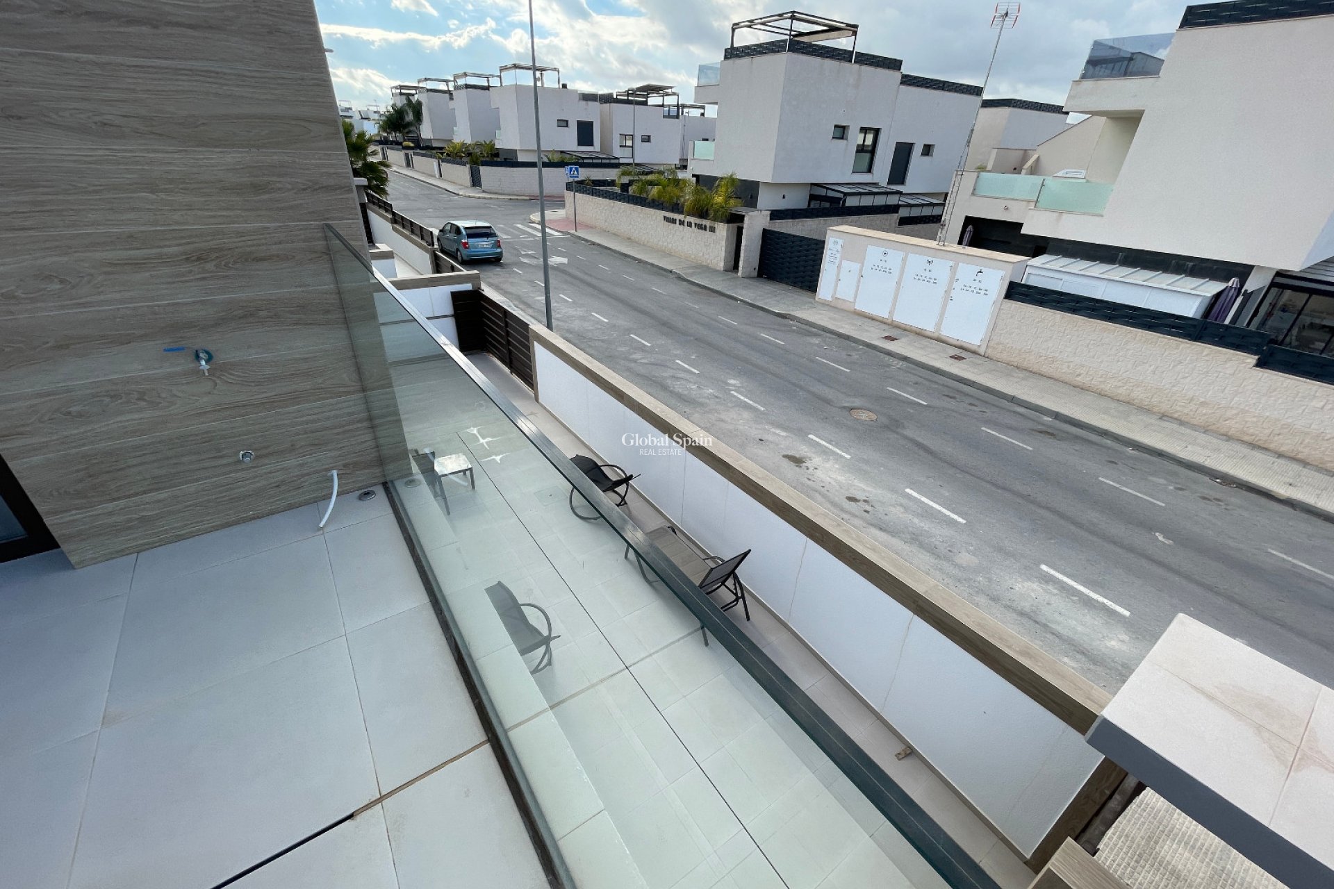 Odsprzedaż - WILLA  -
BENIJÓFAR - Costa Blanca