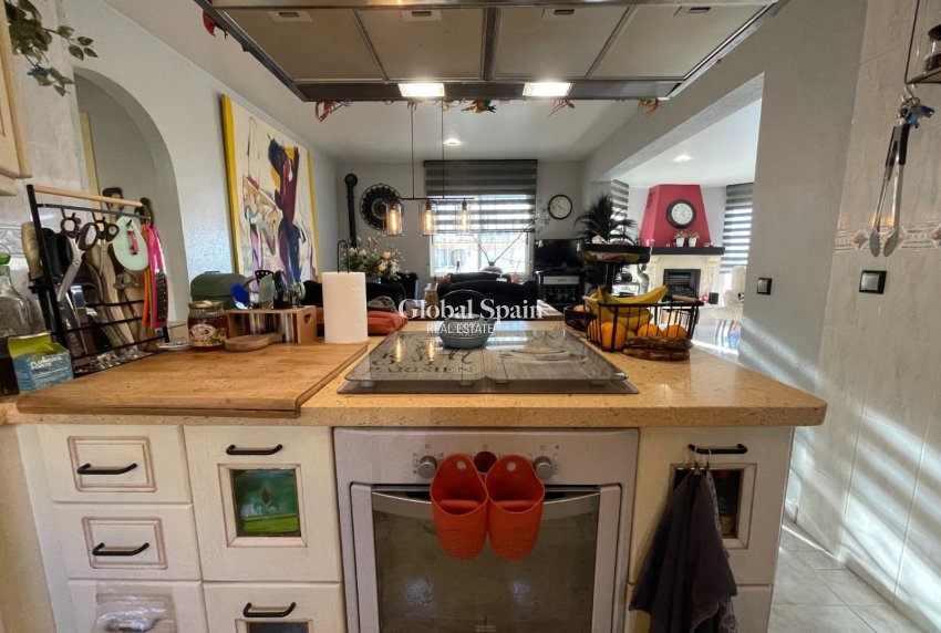 Odsprzedaż - WILLA  -
BENIJÓFAR - Costa Blanca