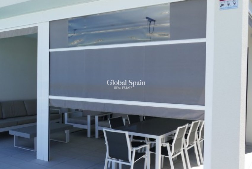 Odsprzedaż - WILLA  -
BENIJÓFAR - Costa Blanca