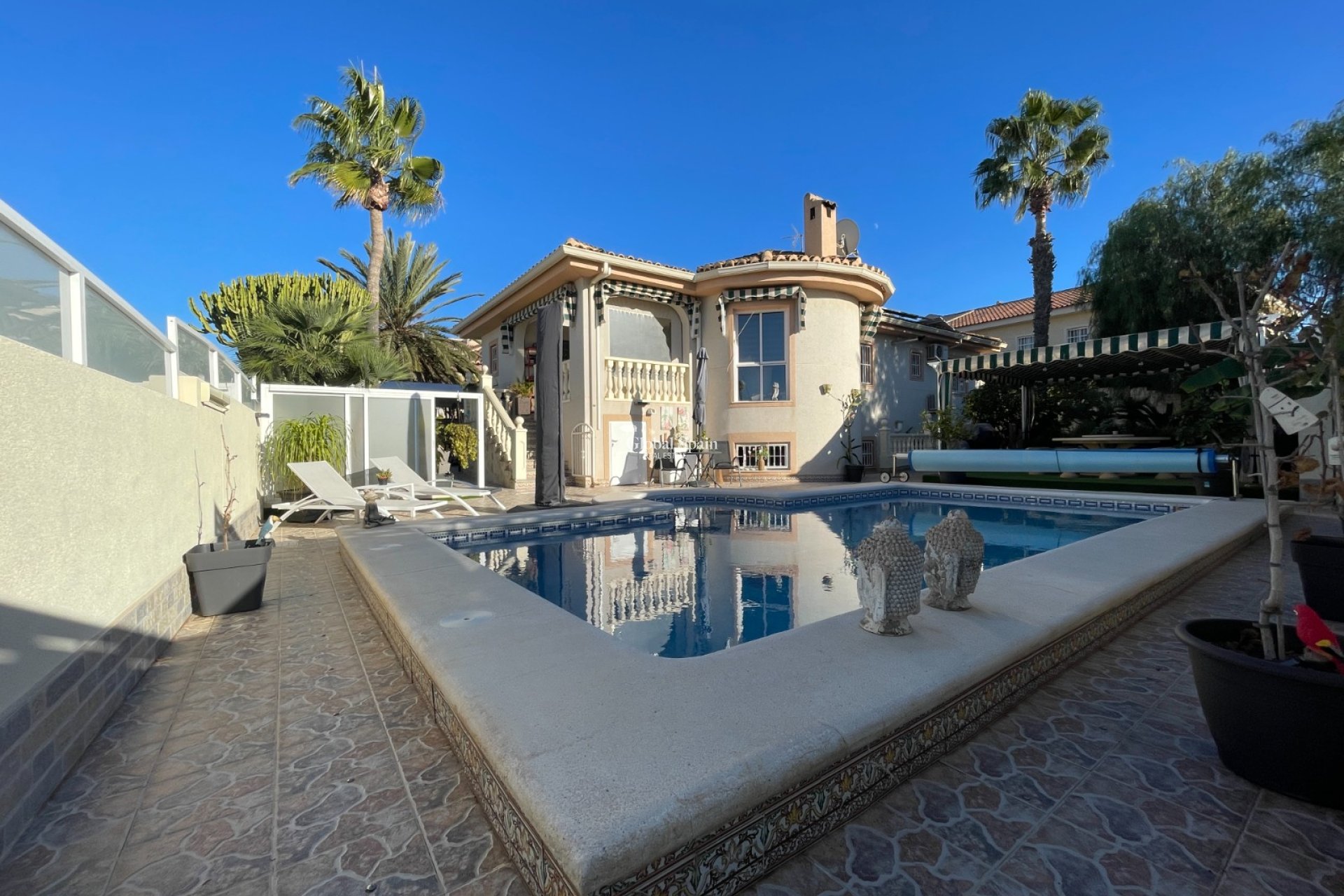 Odsprzedaż - WILLA  -
BENIJÓFAR - Costa Blanca