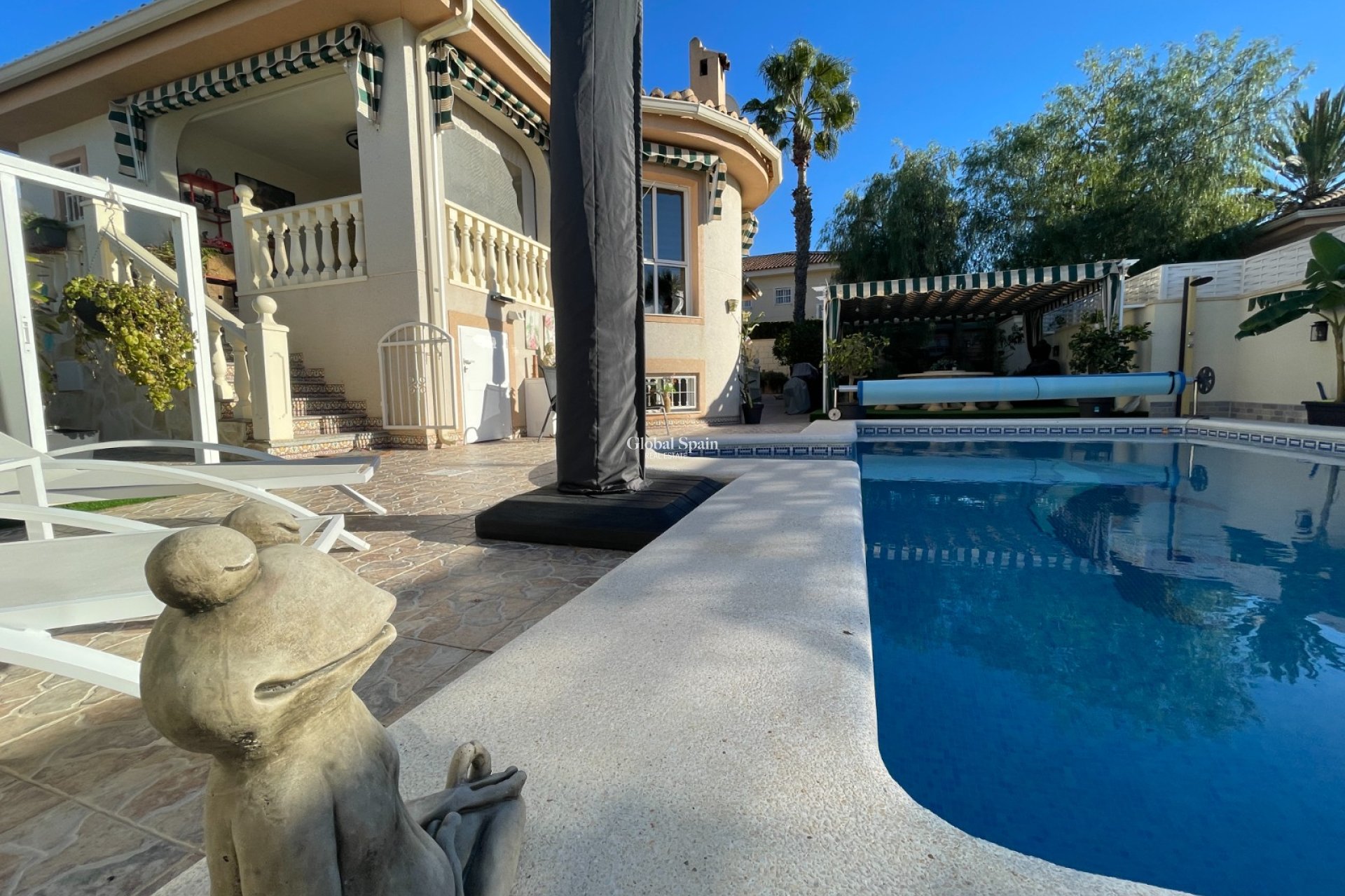 Odsprzedaż - WILLA  -
BENIJÓFAR - Costa Blanca