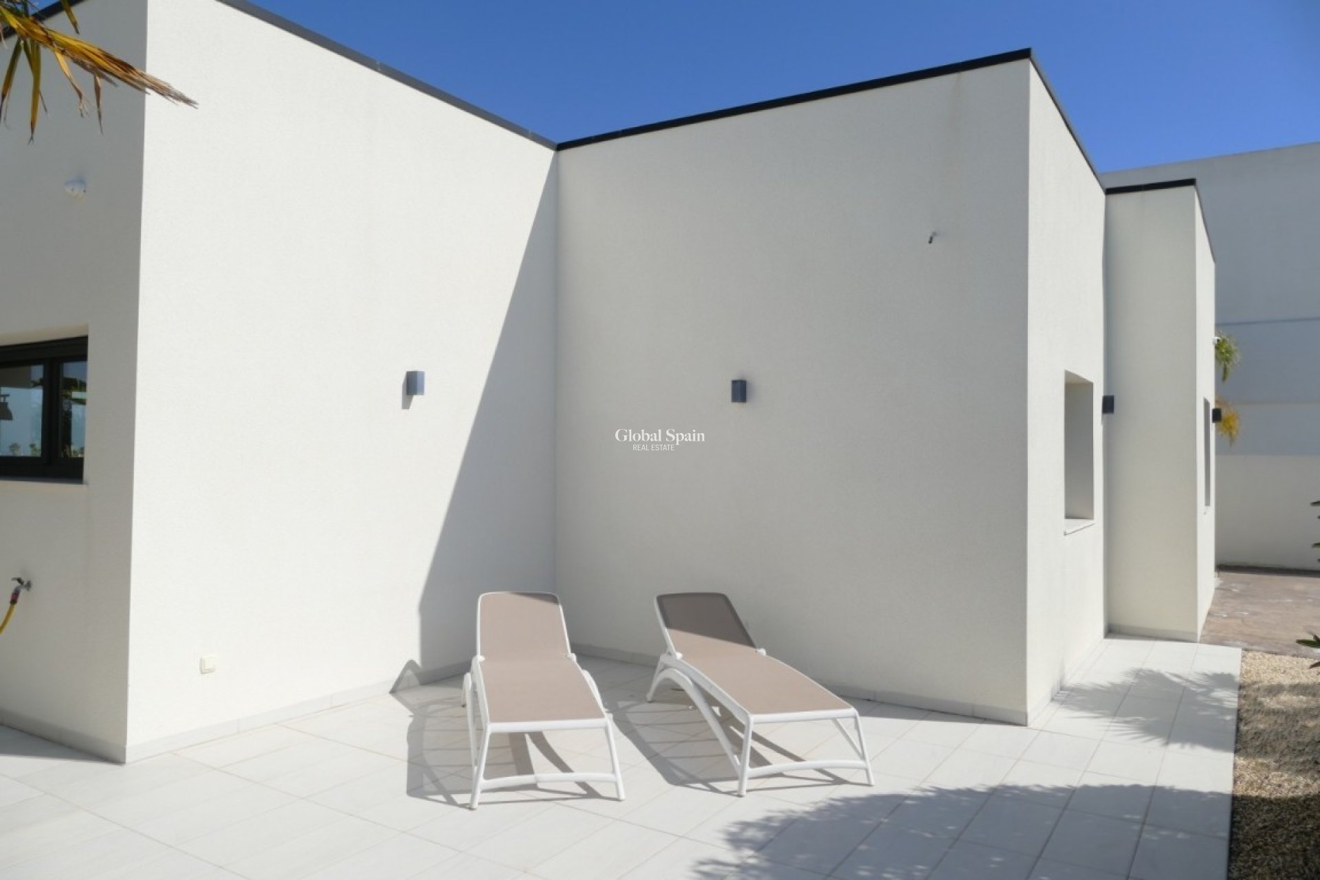 Odsprzedaż - WILLA  -
BENIJÓFAR - Costa Blanca