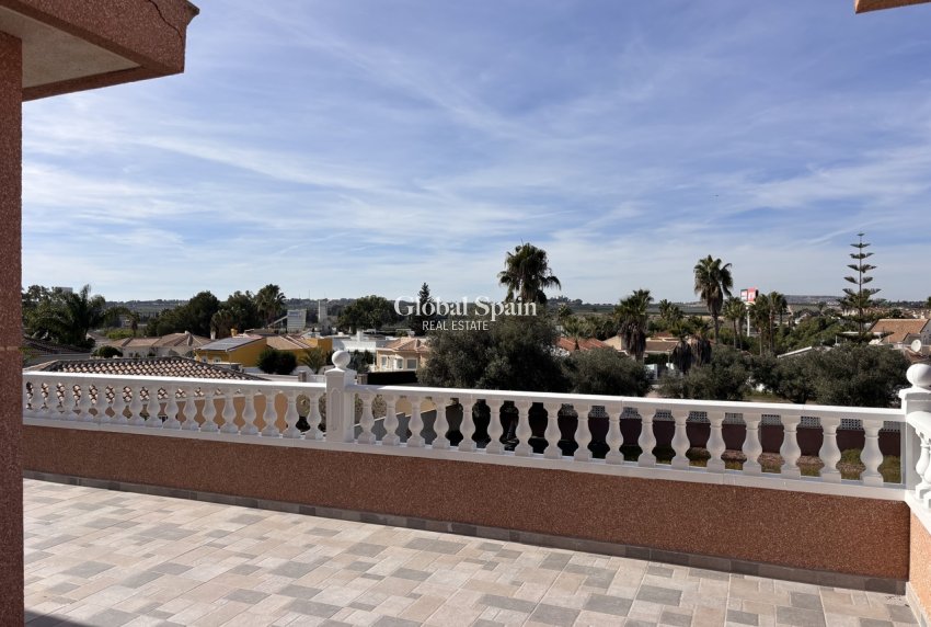Odsprzedaż - WILLA  -
BENIJÓFAR - Costa Blanca