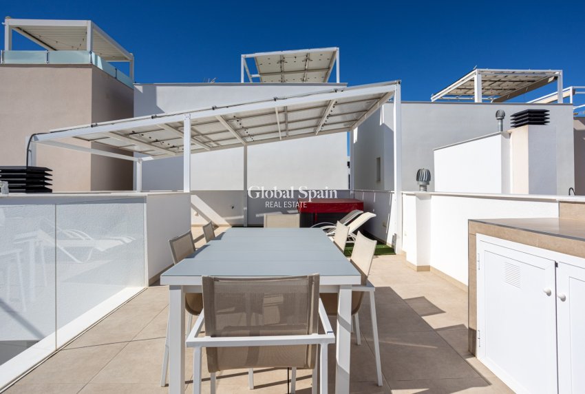 Odsprzedaż - WILLA  -
BENIJÓFAR - Costa Blanca