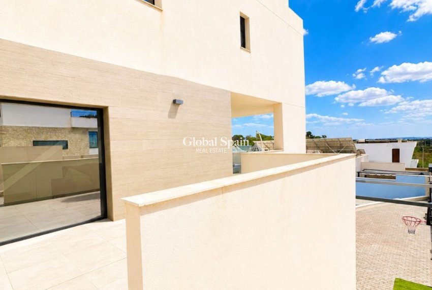 Odsprzedaż - WILLA  -
BENIJÓFAR - Costa Blanca