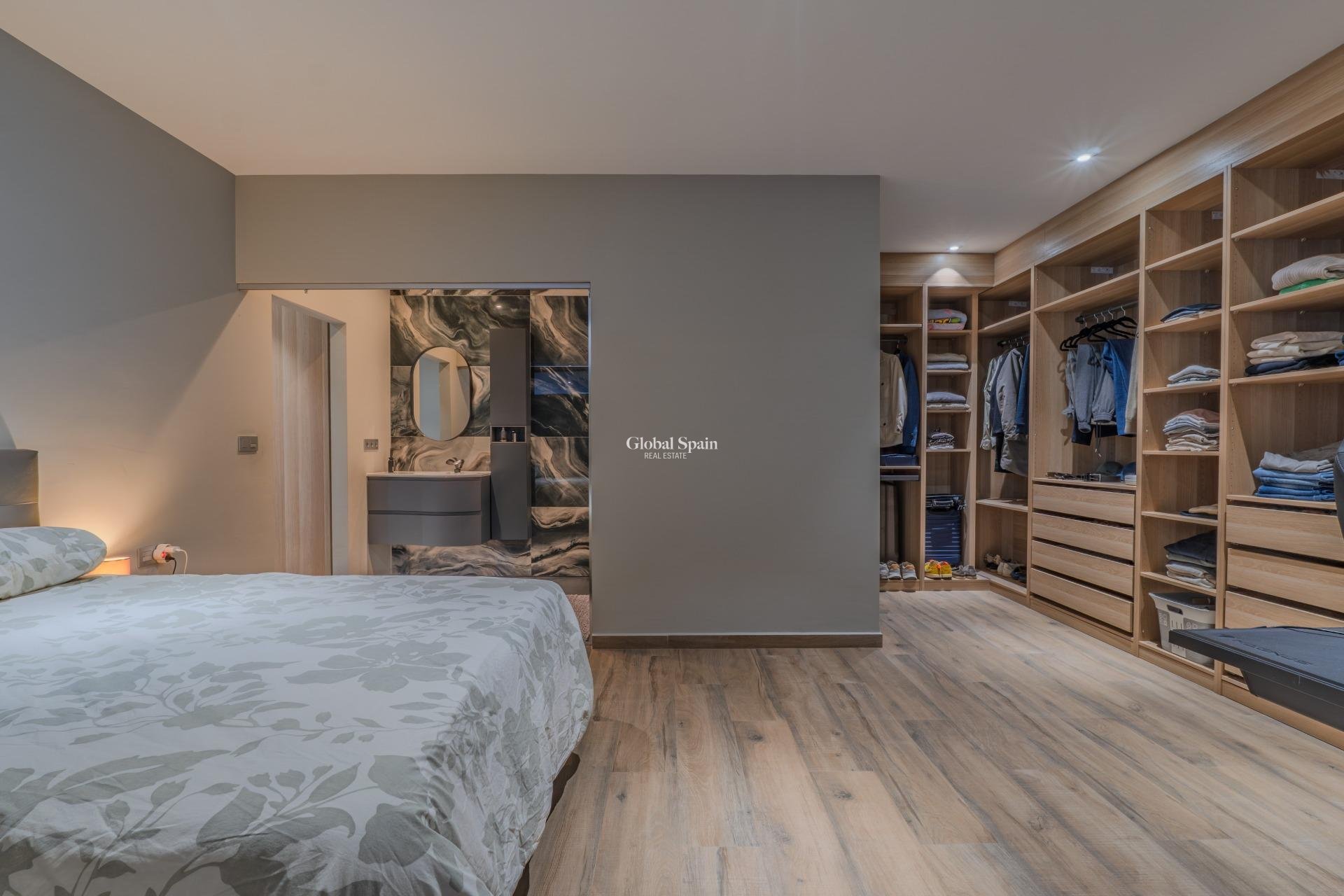 Odsprzedaż - WILLA  -
BENIJÓFAR - Residencial Benimar