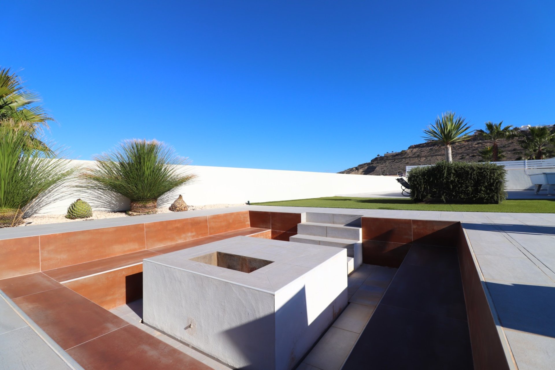 Odsprzedaż - WILLA  -
Benimar - Benimar III