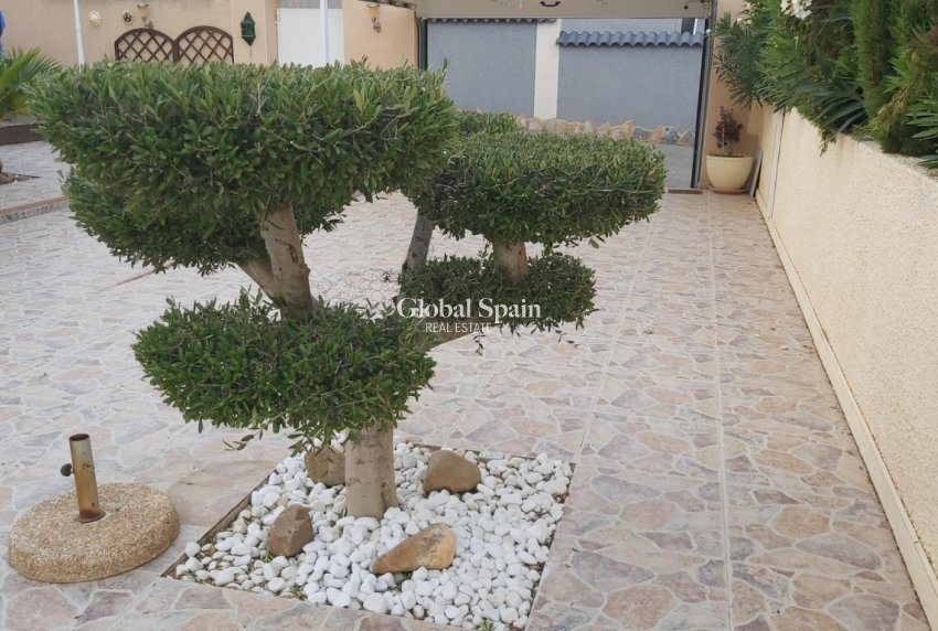 Odsprzedaż - WILLA  -
BENIMAR - Costa Blanca