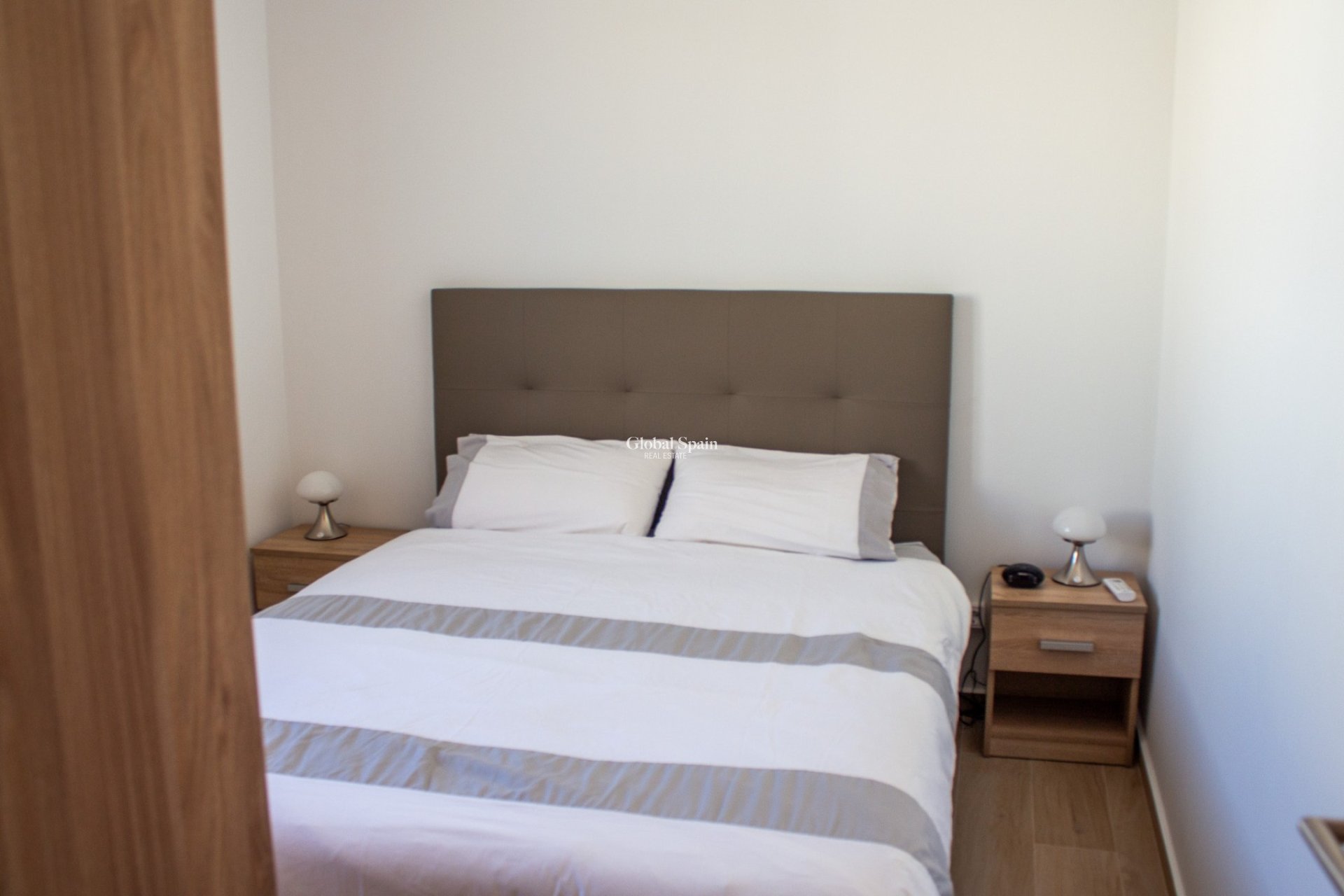 Odsprzedaż - Willa / Bliźniak -
TORREVIEJA - 