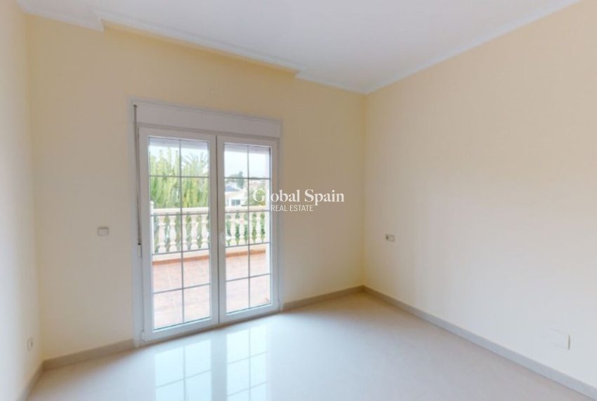 Odsprzedaż - WILLA  -
CABO ROIG - Costa Blanca