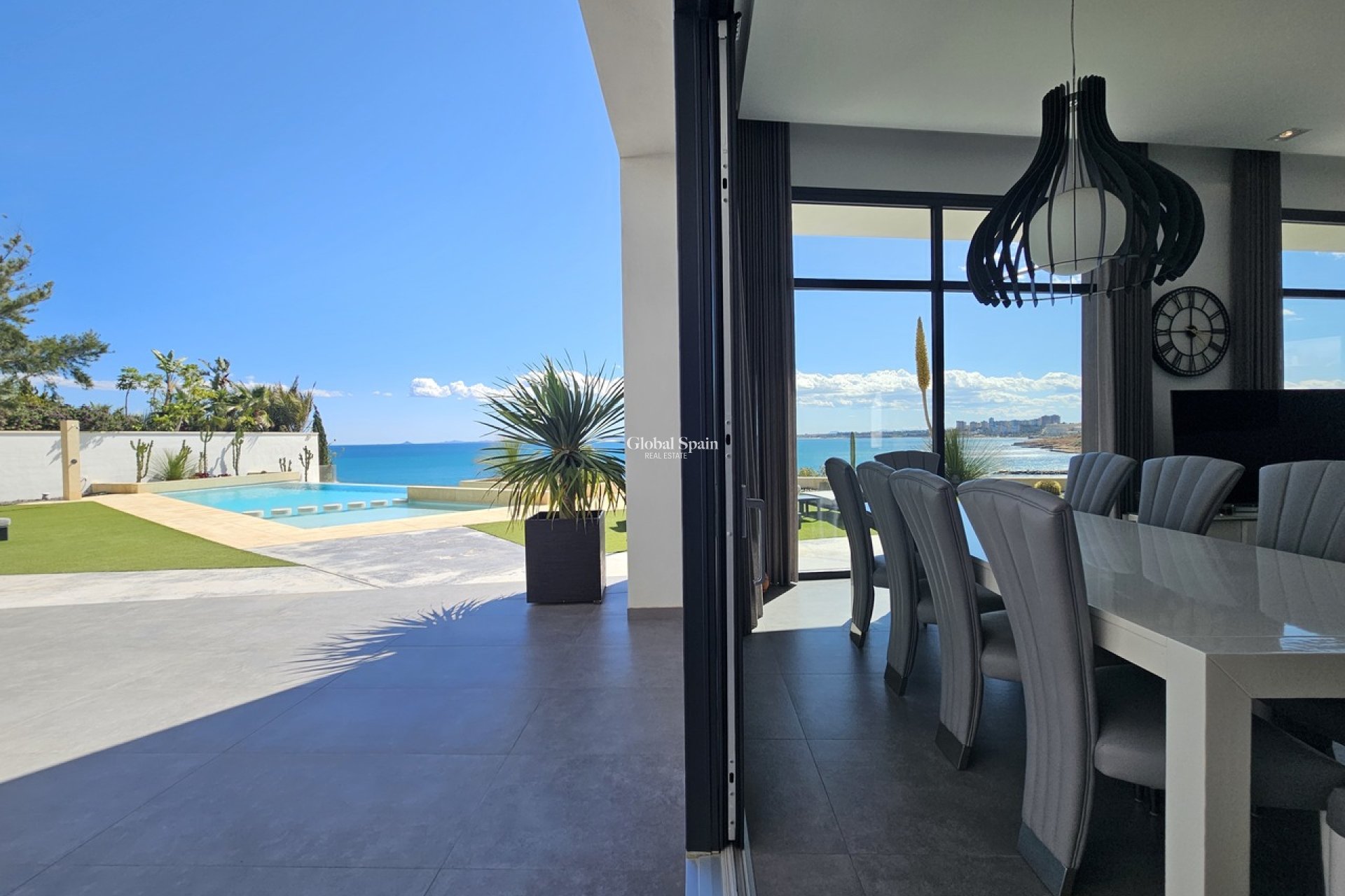 Odsprzedaż - WILLA  -
CABO ROIG - Costa Blanca