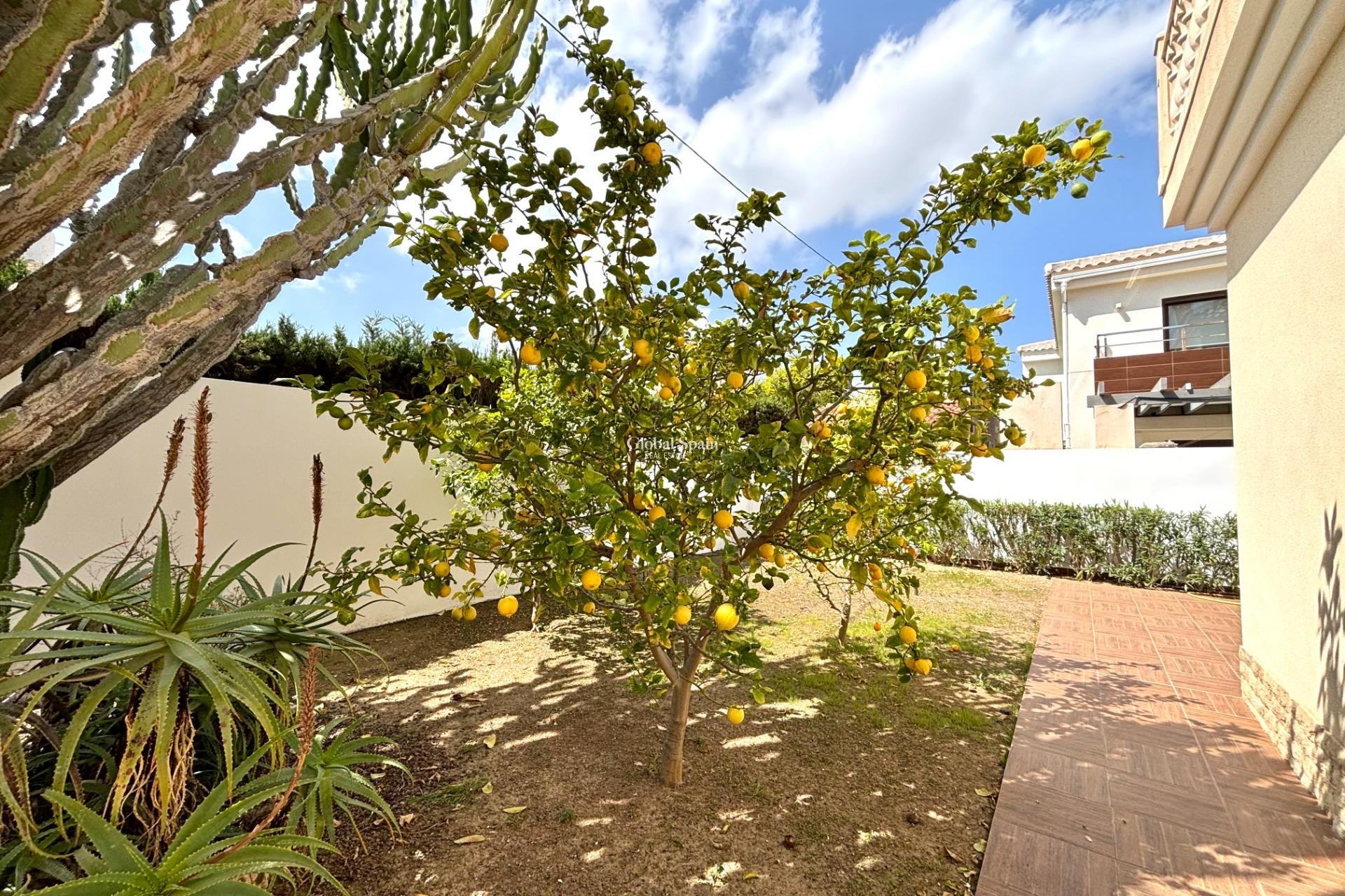 Odsprzedaż - WILLA  -
CABO ROIG - Costa Blanca