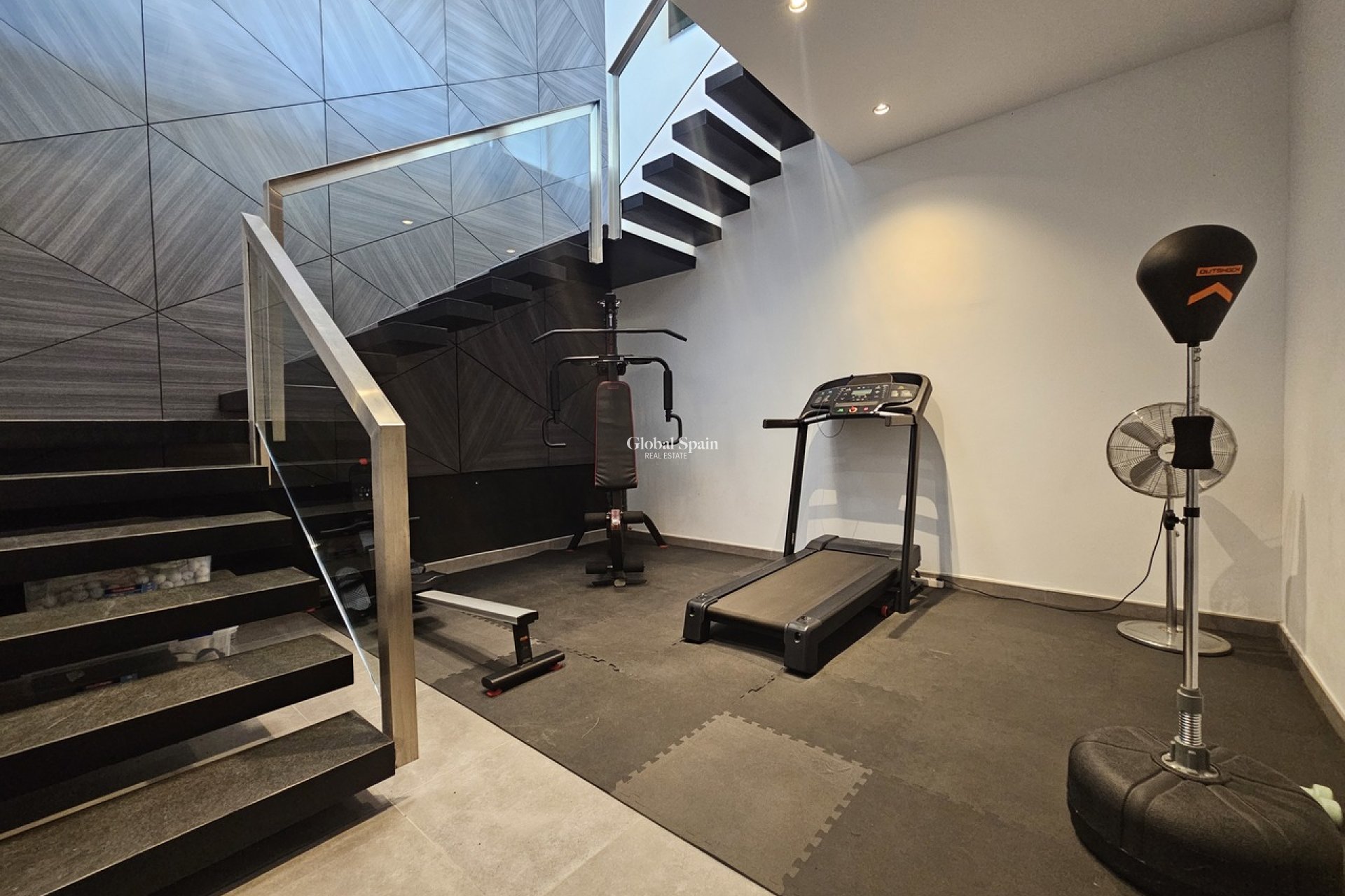 Odsprzedaż - WILLA  -
CABO ROIG - Costa Blanca