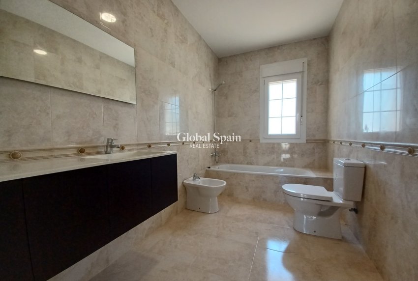 Odsprzedaż - WILLA  -
CABO ROIG - Costa Blanca