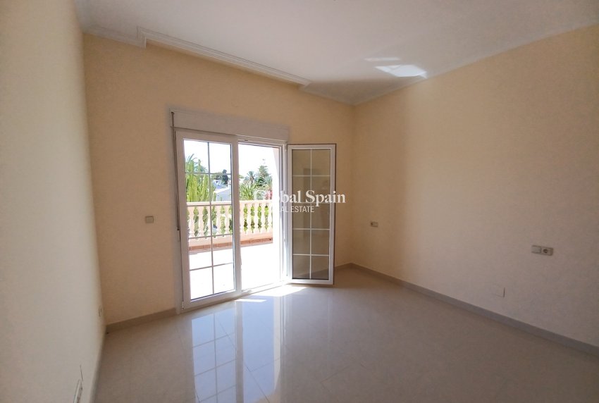 Odsprzedaż - WILLA  -
CABO ROIG - Costa Blanca