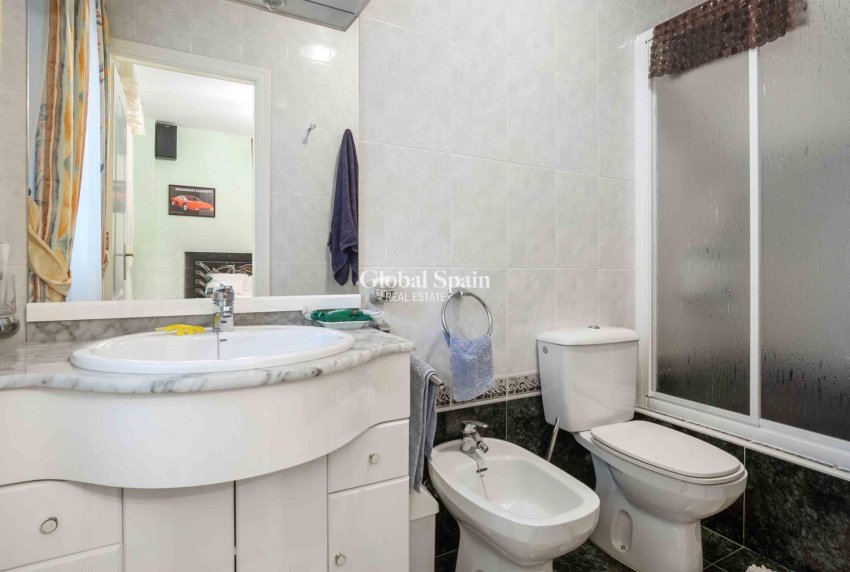 Odsprzedaż - WILLA  -
CABO ROIG - MUY CERCA DE LA PLAYA