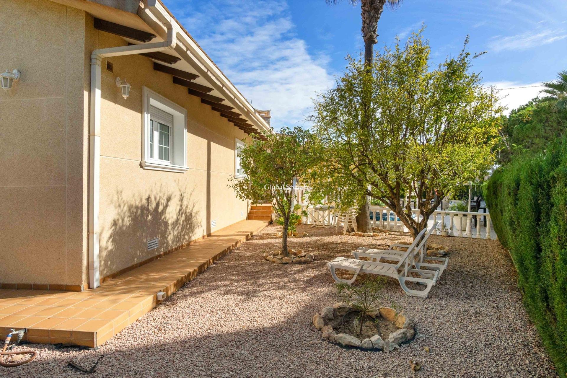 Odsprzedaż - WILLA  -
CABO ROIG - MUY CERCA DE LA PLAYA