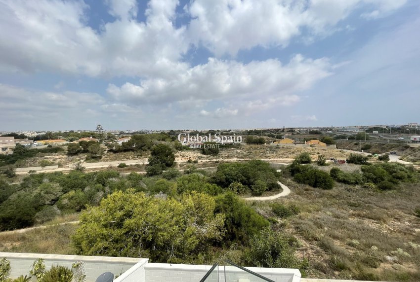 Odsprzedaż - Willa -
CABO ROIG