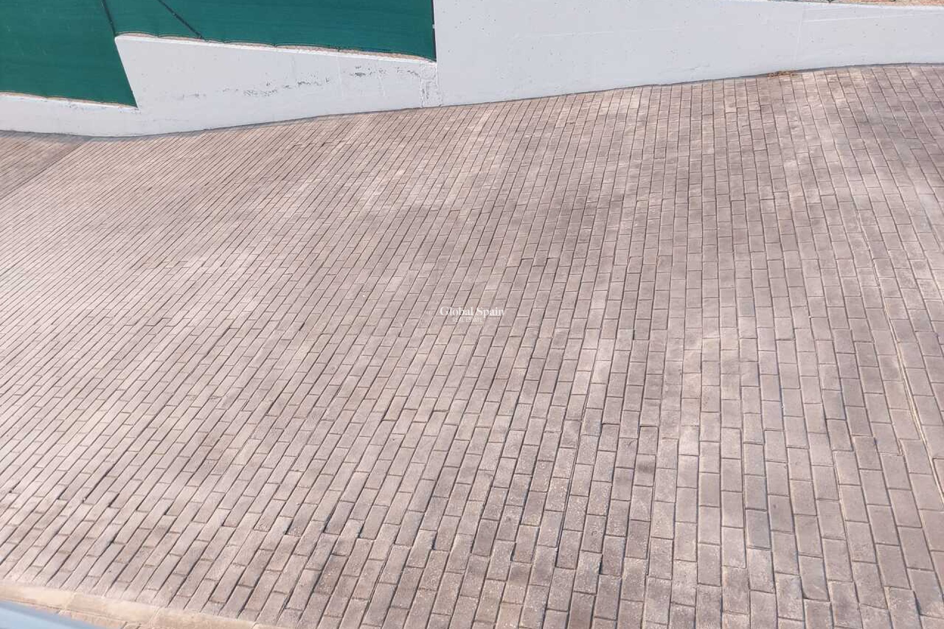 Odsprzedaż - WILLA  -
CALASPARRA - Inland