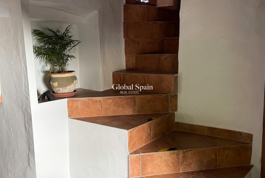 Odsprzedaż - WILLA  -
CALLOSA D'EN SARRIÀ - Callosa De Ensarrià