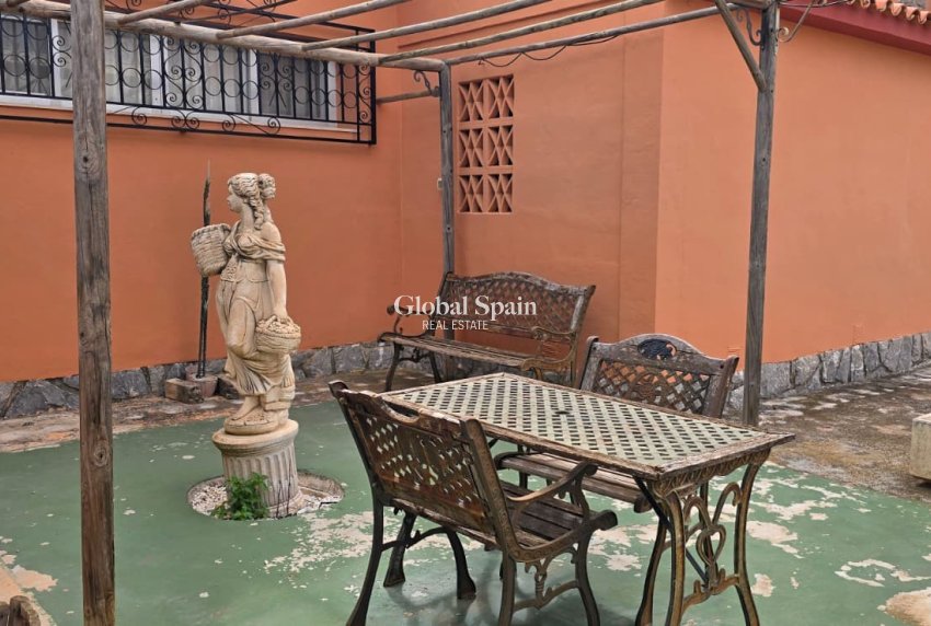 Odsprzedaż - WILLA  -
CALLOSA D'EN SARRIÀ - Callosa De Ensarrià