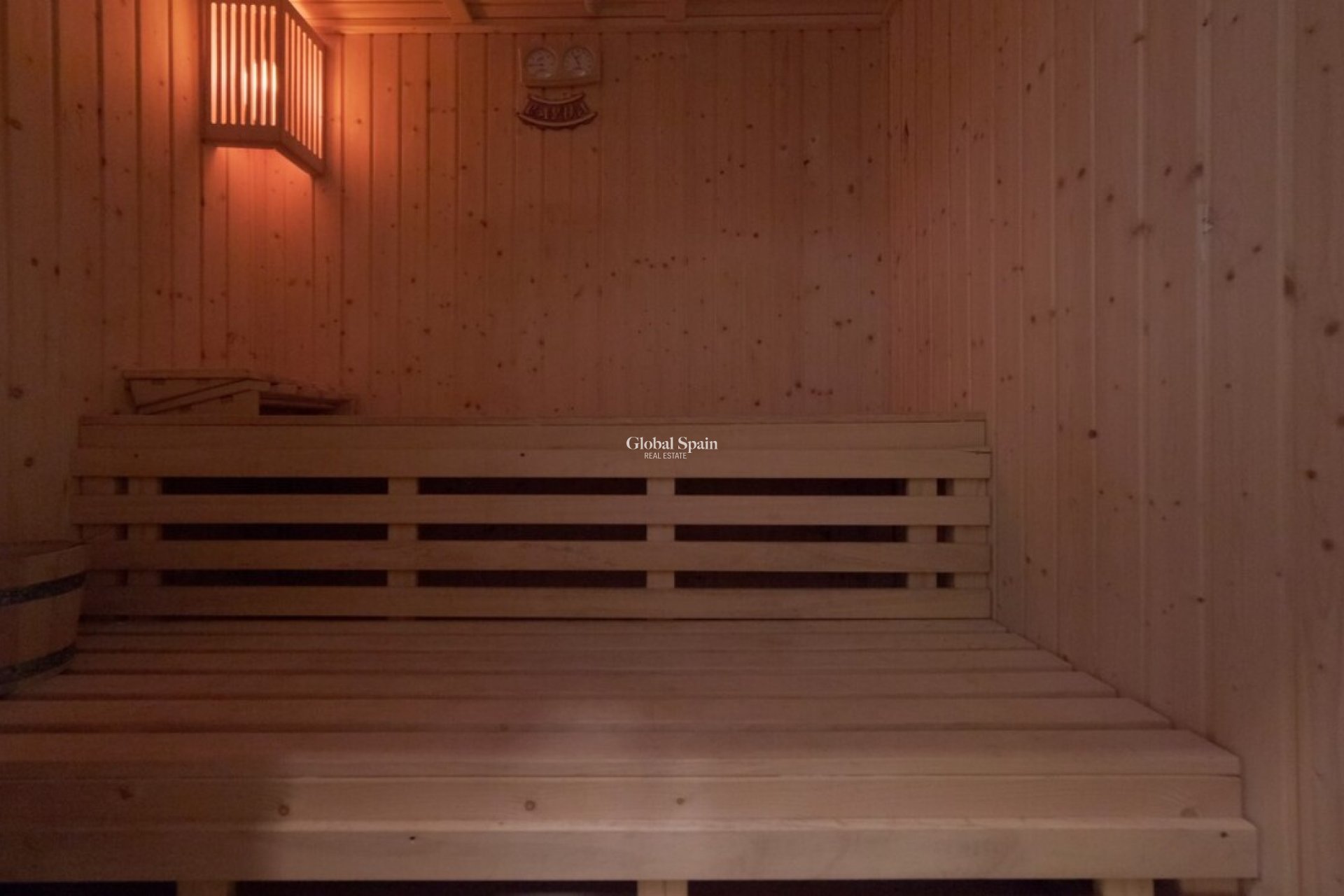 Odsprzedaż - WILLA  -
CALLOSA D'EN SARRIÀ - Costa Blanca