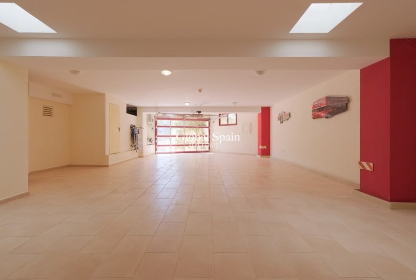 Odsprzedaż - WILLA  -
CALLOSA D'EN SARRIÀ - Costa Blanca