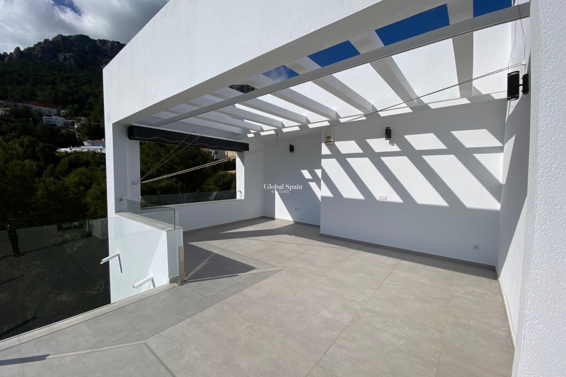 Odsprzedaż - WILLA  -
CALPE - Calpe urbanizaciones