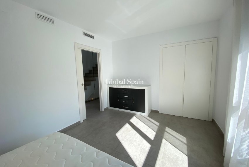 Odsprzedaż - WILLA  -
CALPE - Calpe urbanizaciones