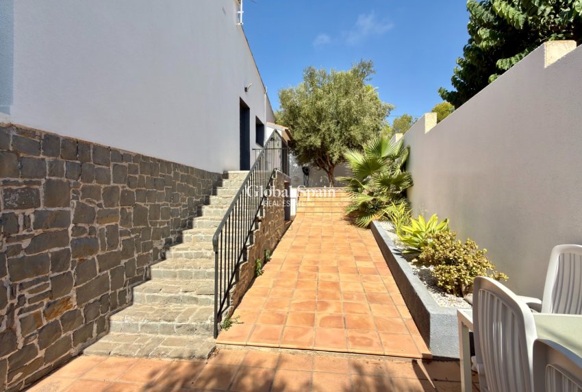 Odsprzedaż - WILLA  -
CALPE - Zona Levante - Playa Fossa