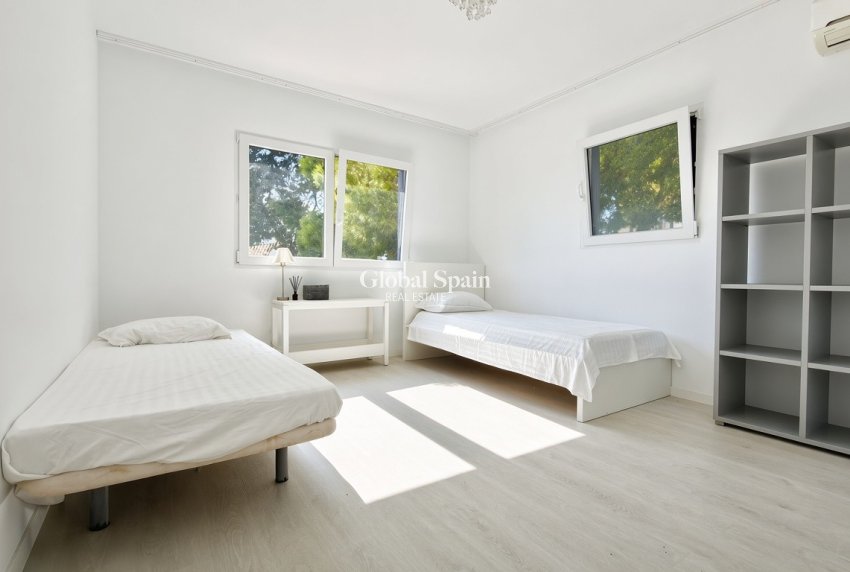Odsprzedaż - WILLA  -
CALPE - Zona Levante - Playa Fossa