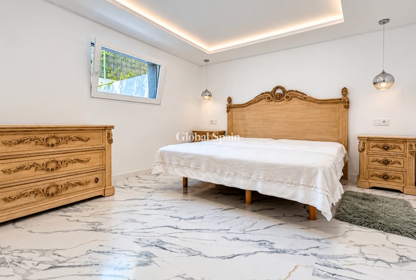 Odsprzedaż - WILLA  -
CALPE - Zona Levante - Playa Fossa